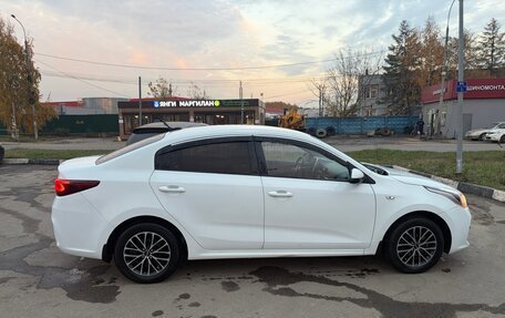 KIA Rio IV, 2018 год, 990 000 рублей, 4 фотография