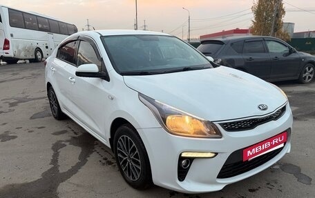 KIA Rio IV, 2018 год, 990 000 рублей, 5 фотография