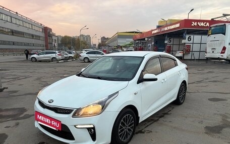 KIA Rio IV, 2018 год, 990 000 рублей, 6 фотография