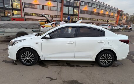 KIA Rio IV, 2018 год, 990 000 рублей, 18 фотография
