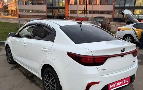 KIA Rio IV, 2018 год, 990 000 рублей, 20 фотография