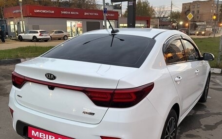 KIA Rio IV, 2018 год, 990 000 рублей, 21 фотография