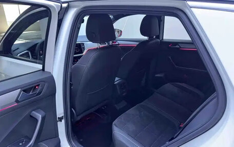Volkswagen T-Roc I, 2022 год, 1 431 010 рублей, 8 фотография
