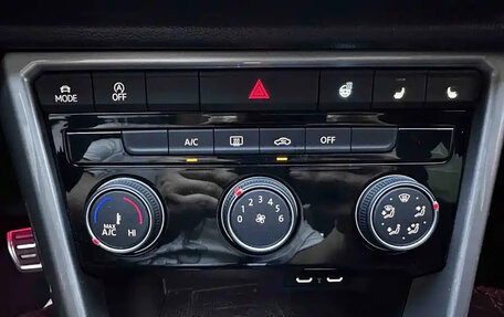 Volkswagen T-Roc I, 2022 год, 1 431 010 рублей, 12 фотография