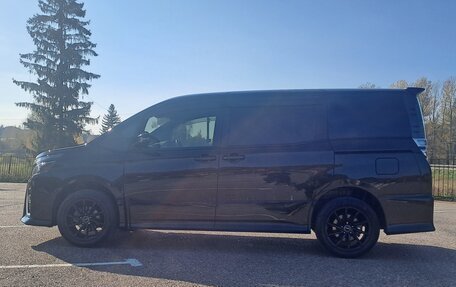 Toyota Voxy III, 2018 год, 2 620 000 рублей, 5 фотография