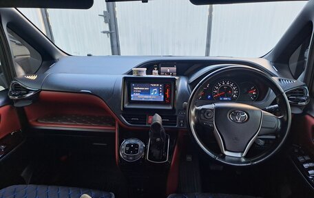 Toyota Voxy III, 2018 год, 2 620 000 рублей, 17 фотография