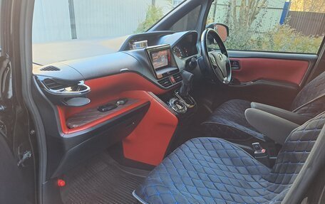 Toyota Voxy III, 2018 год, 2 620 000 рублей, 18 фотография