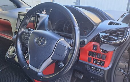 Toyota Voxy III, 2018 год, 2 620 000 рублей, 15 фотография
