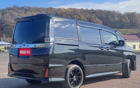 Toyota Voxy III, 2018 год, 2 620 000 рублей, 7 фотография