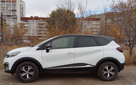 Renault Kaptur I рестайлинг, 2022 год, 1 600 000 рублей, 3 фотография
