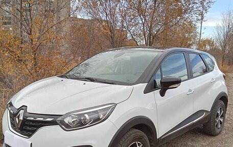 Renault Kaptur I рестайлинг, 2022 год, 1 600 000 рублей, 2 фотография