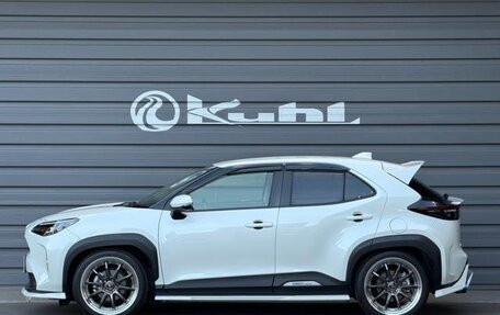Toyota Yaris Cross, 2022 год, 1 655 000 рублей, 4 фотография