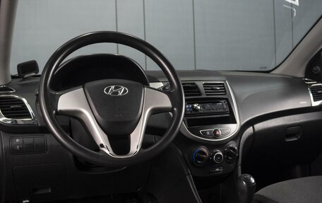 Hyundai Solaris II рестайлинг, 2013 год, 675 000 рублей, 5 фотография