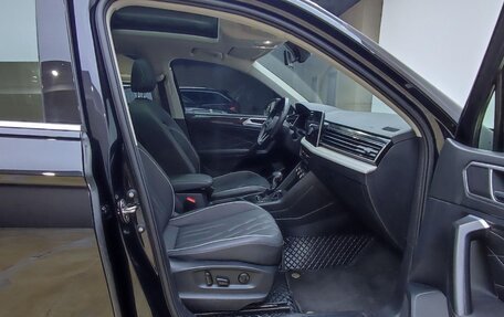 Volkswagen Tiguan II, 2023 год, 1 850 000 рублей, 8 фотография