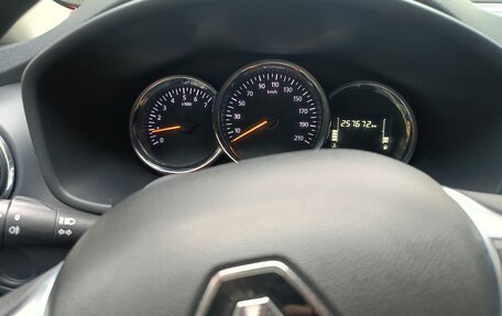 Renault Logan II, 2019 год, 630 000 рублей, 9 фотография