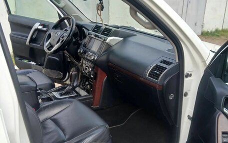 Toyota Land Cruiser Prado 150 рестайлинг, 2015 год, 4 050 000 рублей, 8 фотография