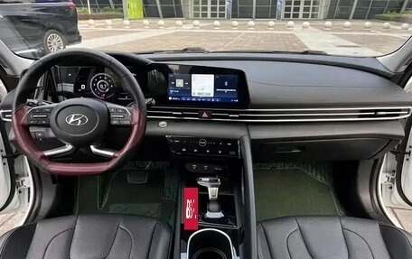 Hyundai Elantra, 2023 год, 1 176 000 рублей, 10 фотография