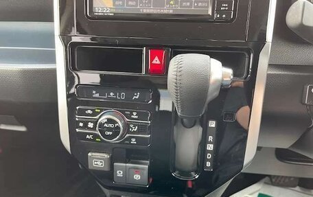 Toyota Roomy I, 2022 год, 880 000 рублей, 13 фотография
