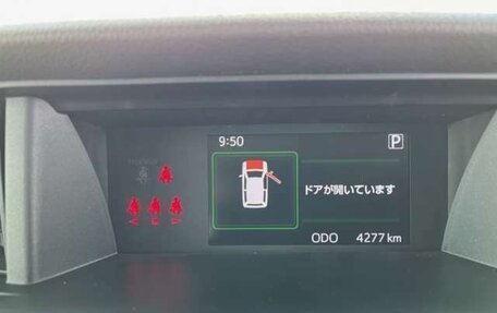 Toyota Roomy I, 2022 год, 880 000 рублей, 18 фотография
