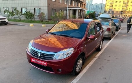 Renault Sandero I, 2013 год, 950 000 рублей, 1 фотография