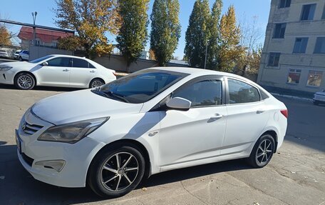 Hyundai Solaris II рестайлинг, 2014 год, 400 000 рублей, 3 фотография