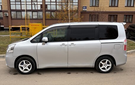Toyota Noah III, 2009 год, 900 000 рублей, 3 фотография