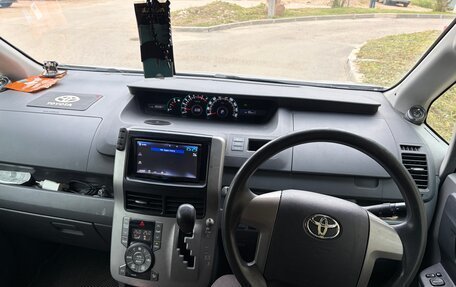 Toyota Noah III, 2009 год, 900 000 рублей, 6 фотография