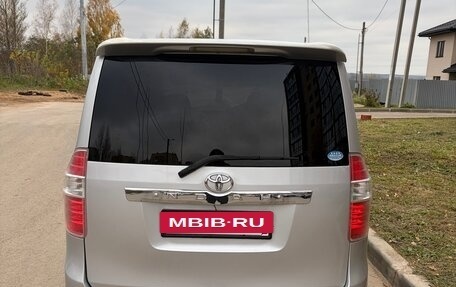 Toyota Noah III, 2009 год, 900 000 рублей, 5 фотография