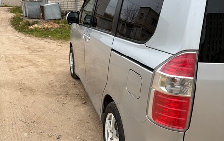 Toyota Noah III, 2009 год, 900 000 рублей, 10 фотография