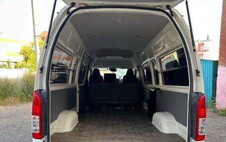Toyota HiAce H200, 2020 год, 4 999 000 рублей, 7 фотография