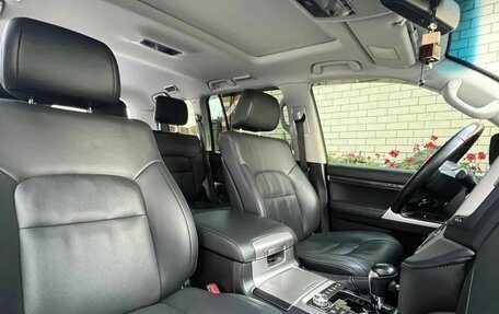 Toyota Land Cruiser 200, 2018 год, 9 900 000 рублей, 2 фотография