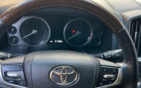 Toyota Land Cruiser 200, 2018 год, 9 900 000 рублей, 10 фотография