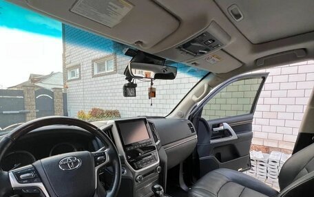 Toyota Land Cruiser 200, 2018 год, 9 900 000 рублей, 6 фотография