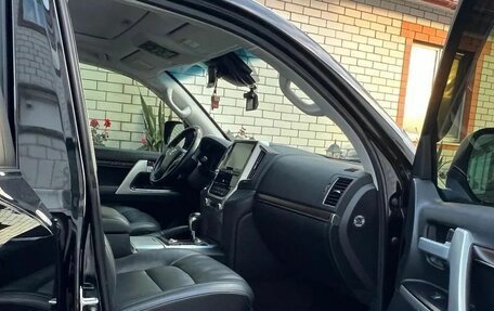 Toyota Land Cruiser 200, 2018 год, 9 900 000 рублей, 12 фотография