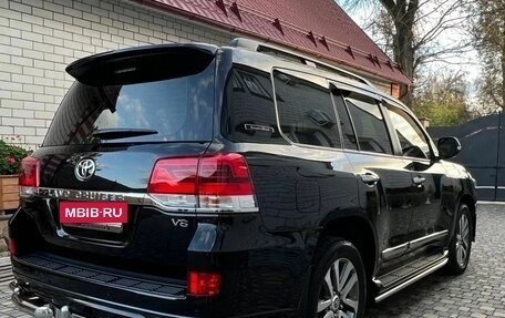 Toyota Land Cruiser 200, 2018 год, 9 900 000 рублей, 4 фотография