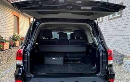 Toyota Land Cruiser 200, 2018 год, 9 900 000 рублей, 17 фотография