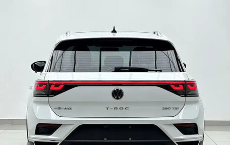 Volkswagen T-Roc I, 2023 год, 1 300 000 рублей, 4 фотография