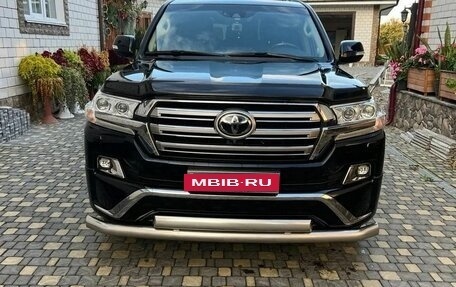 Toyota Land Cruiser 200, 2018 год, 9 900 000 рублей, 13 фотография