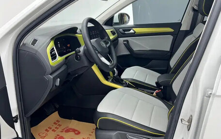 Volkswagen T-Roc I, 2023 год, 1 300 000 рублей, 7 фотография