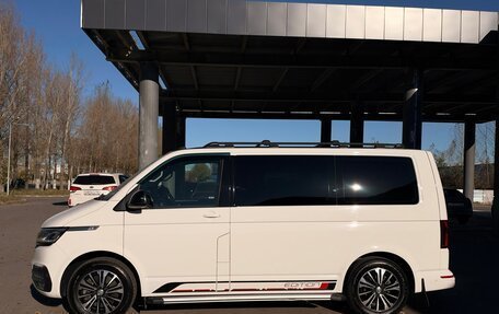 Volkswagen Multivan T6 рестайлинг, 2020 год, 6 000 000 рублей, 1 фотография