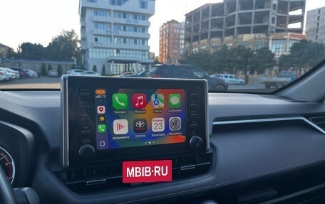 Toyota RAV4, 2021 год, 3 600 000 рублей, 9 фотография