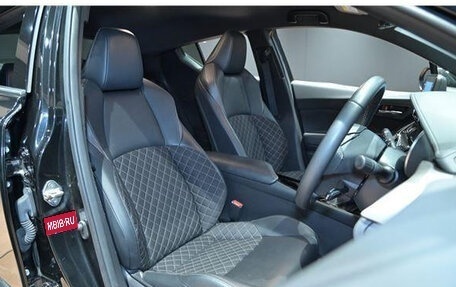 Toyota C-HR I рестайлинг, 2023 год, 1 920 060 рублей, 18 фотография