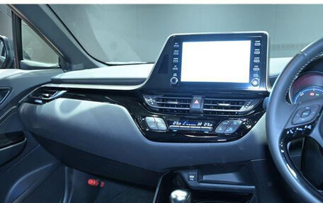 Toyota C-HR I рестайлинг, 2023 год, 1 920 060 рублей, 27 фотография