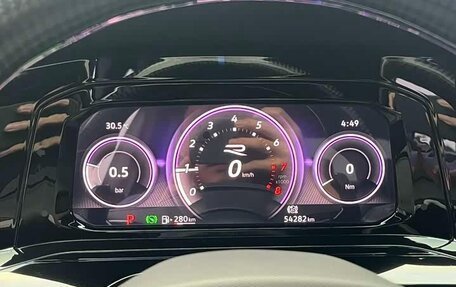 Volkswagen Golf VIII, 2023 год, 1 800 000 рублей, 10 фотография