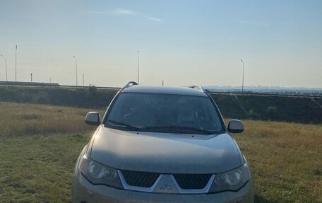 Mitsubishi Outlander III рестайлинг 3, 2007 год, 800 000 рублей, 2 фотография
