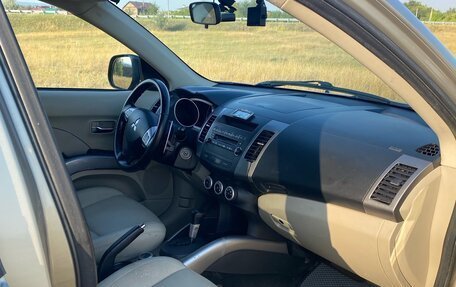 Mitsubishi Outlander III рестайлинг 3, 2007 год, 800 000 рублей, 3 фотография