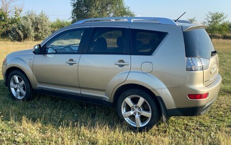 Mitsubishi Outlander III рестайлинг 3, 2007 год, 800 000 рублей, 7 фотография