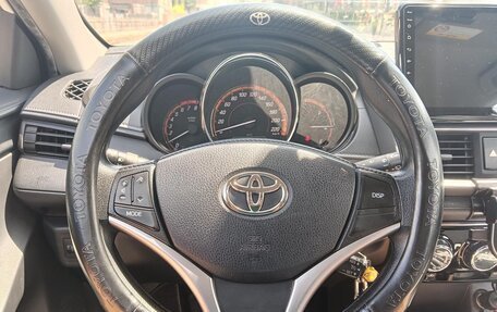 Toyota Yaris XP150 рестайлинг, 2022 год, 980 000 рублей, 9 фотография