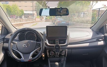 Toyota Yaris XP150 рестайлинг, 2022 год, 980 000 рублей, 10 фотография