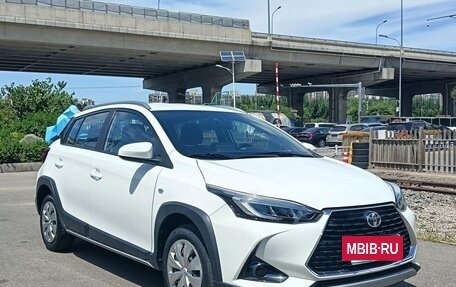 Toyota Yaris XP150 рестайлинг, 2022 год, 980 000 рублей, 3 фотография